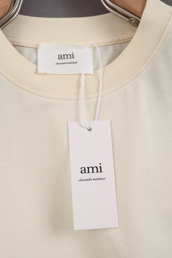 ブランドTシャツ側面デザイン